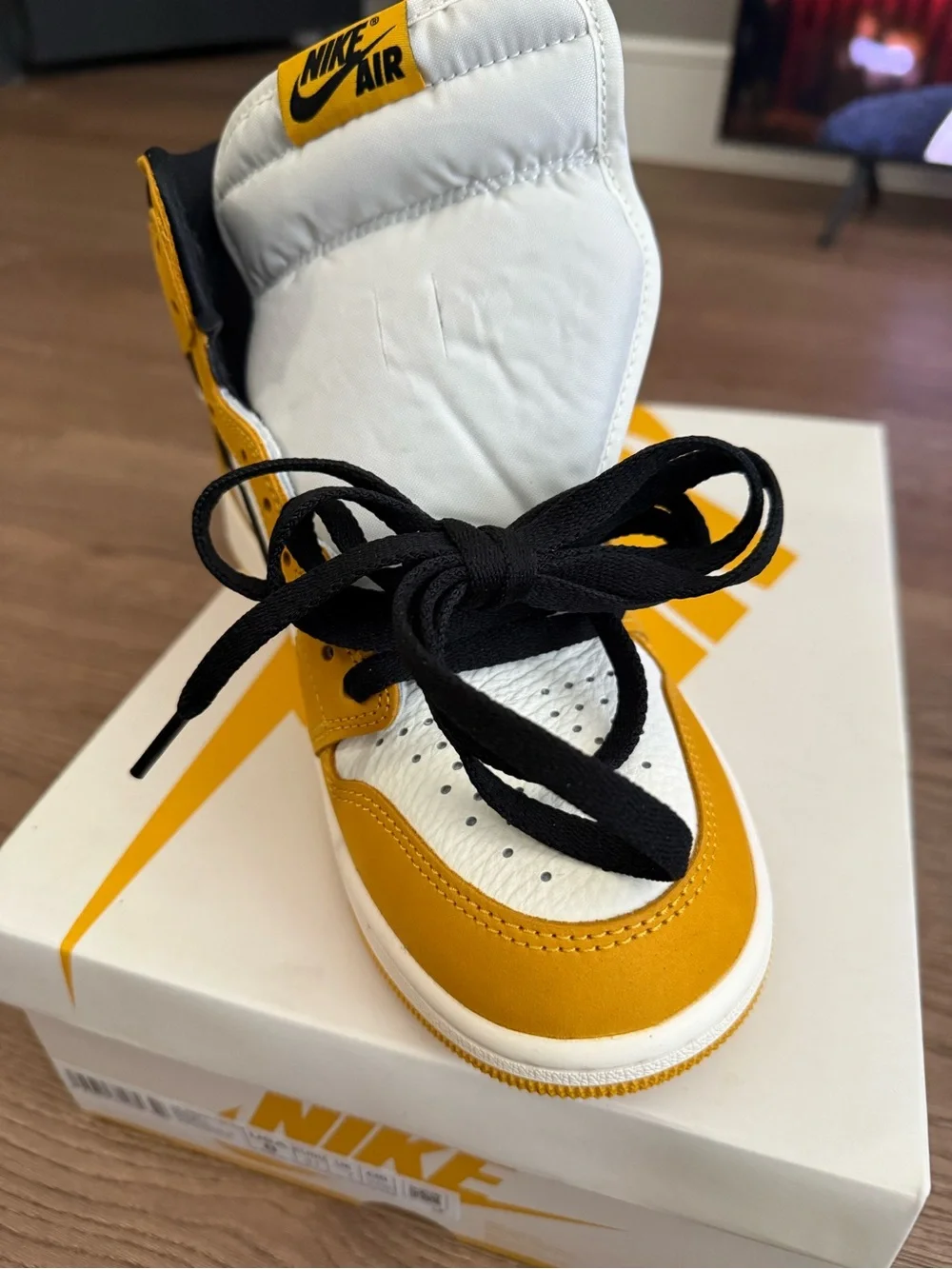 Men Kids' Yellow and White High-Top Sneakers